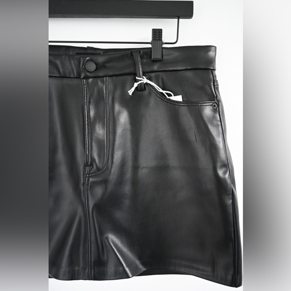 Good American “Better than leather” mini skirt NWT - Picture 6 of 8